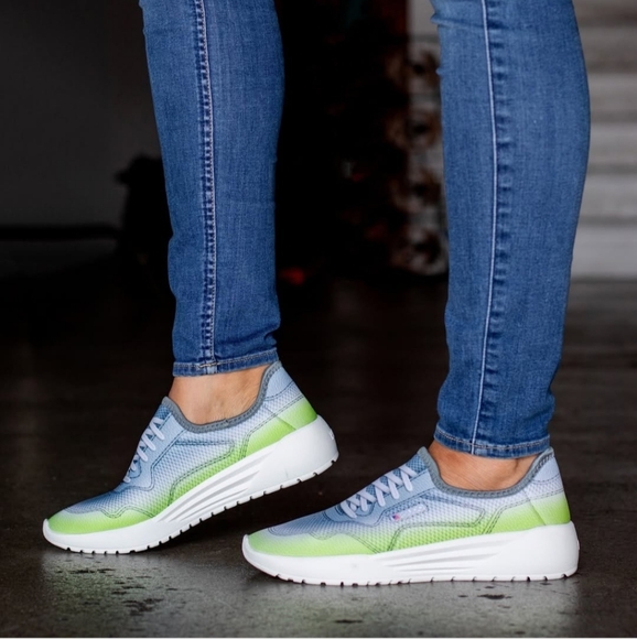 Psudo Reflex Knit Upper Sneakers Size 7 NWT - Picture 1 of 9